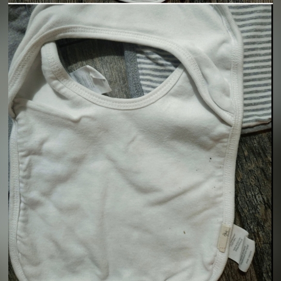 3pk Burt's Bee's BABY Organic Bibs w/ Onesie style neck. NO SNAPS/TIES - Picture 2 of 6